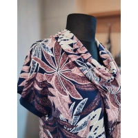 Bluzka z lejącym dekoltem typu woda - liście paproci